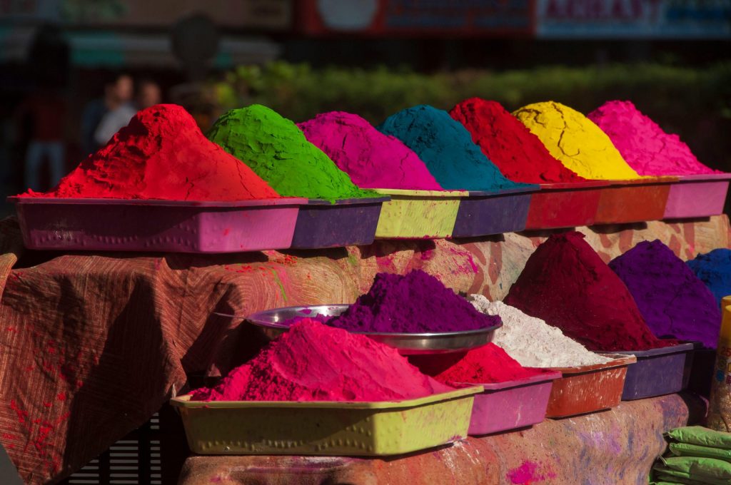 Safe pigment dyes to create customised silicone colours for lick mats and slow feeders